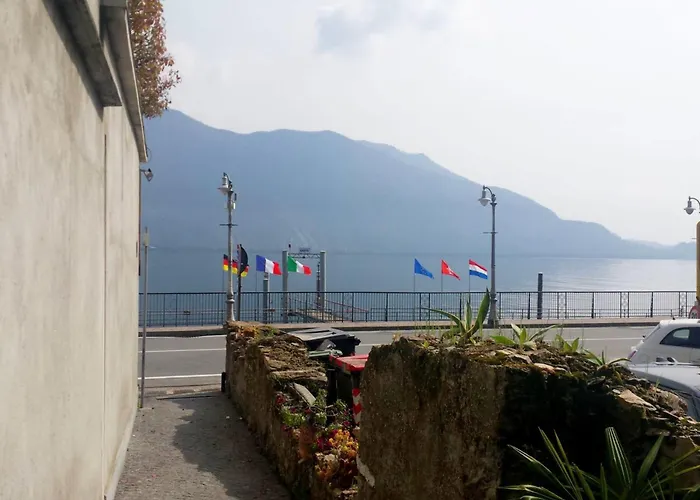 Appartamento Apartment In Ghiffa With Lake Maggiore Views